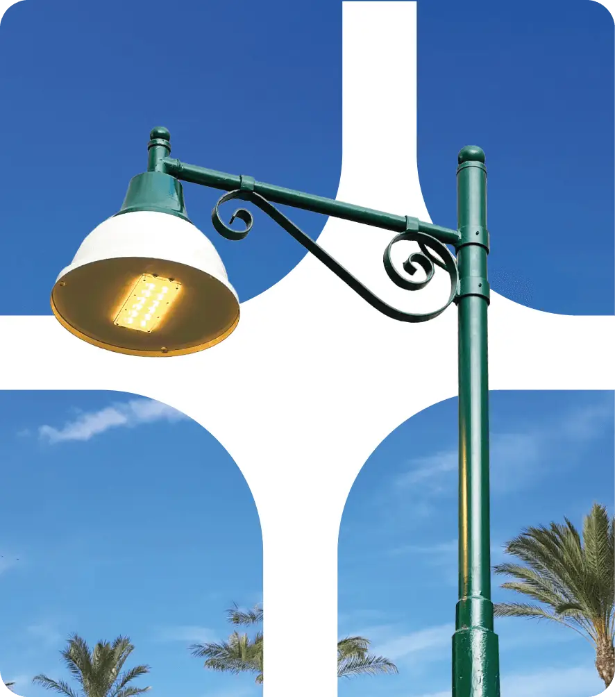 Pali e lanterne per illuminazione pubblica IROLLO in un centro storico